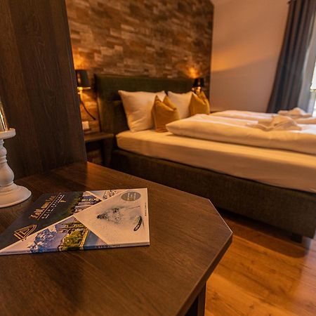 Tevini Boutique Suites By We Rent Целль-ам-Зеє Номер фото