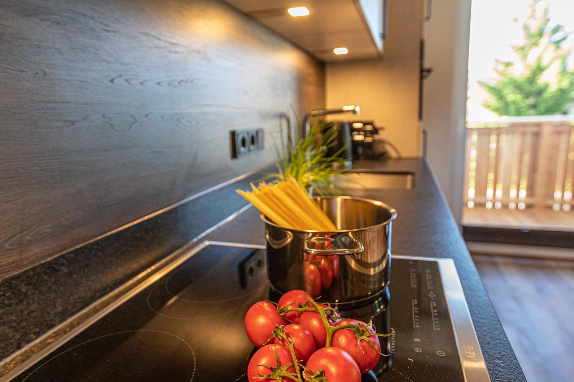 Tevini Boutique Suites By We Rent Целль-ам-Зеє Номер фото